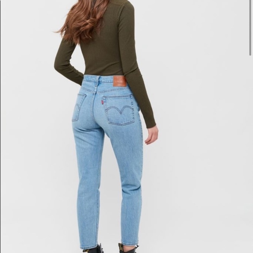 Levi’s wedgie icon jeans